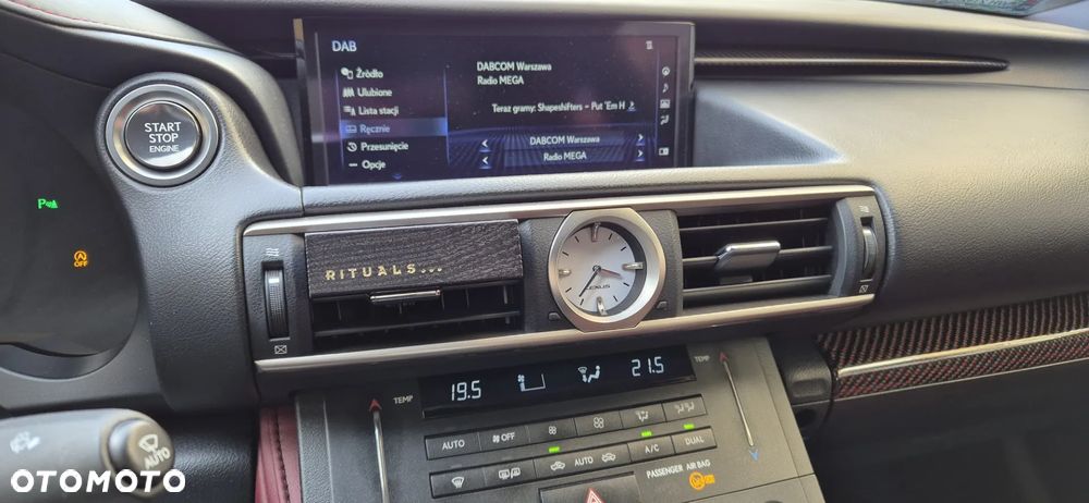 Lexus RC 200t / 300 F Sport - 19