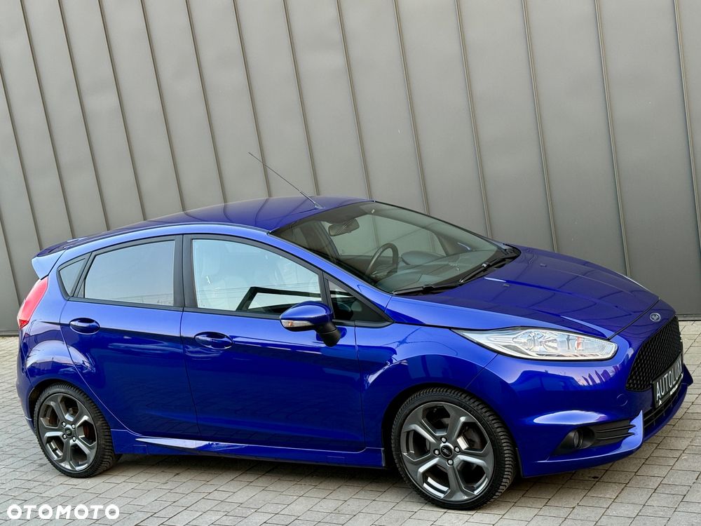 Ford Fiesta ST - 32