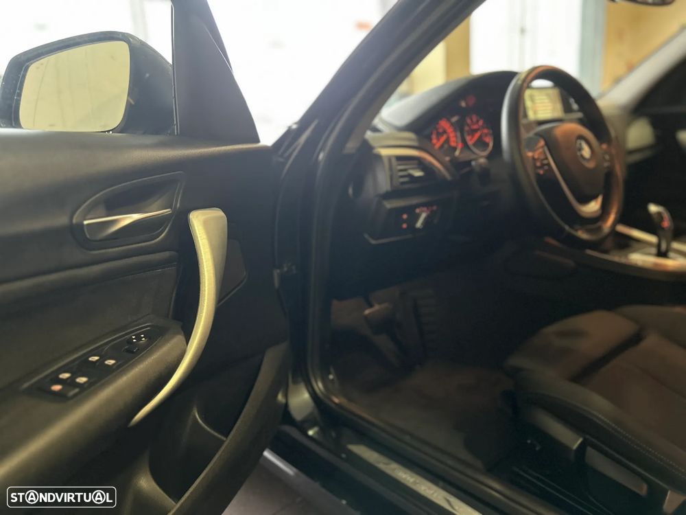 BMW 118 dA Line Sport - 23