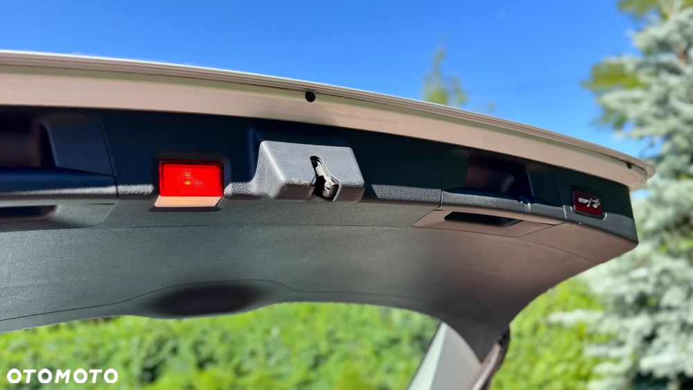 Mercedes-Benz Klasa C 200 7G-TRONIC - 12