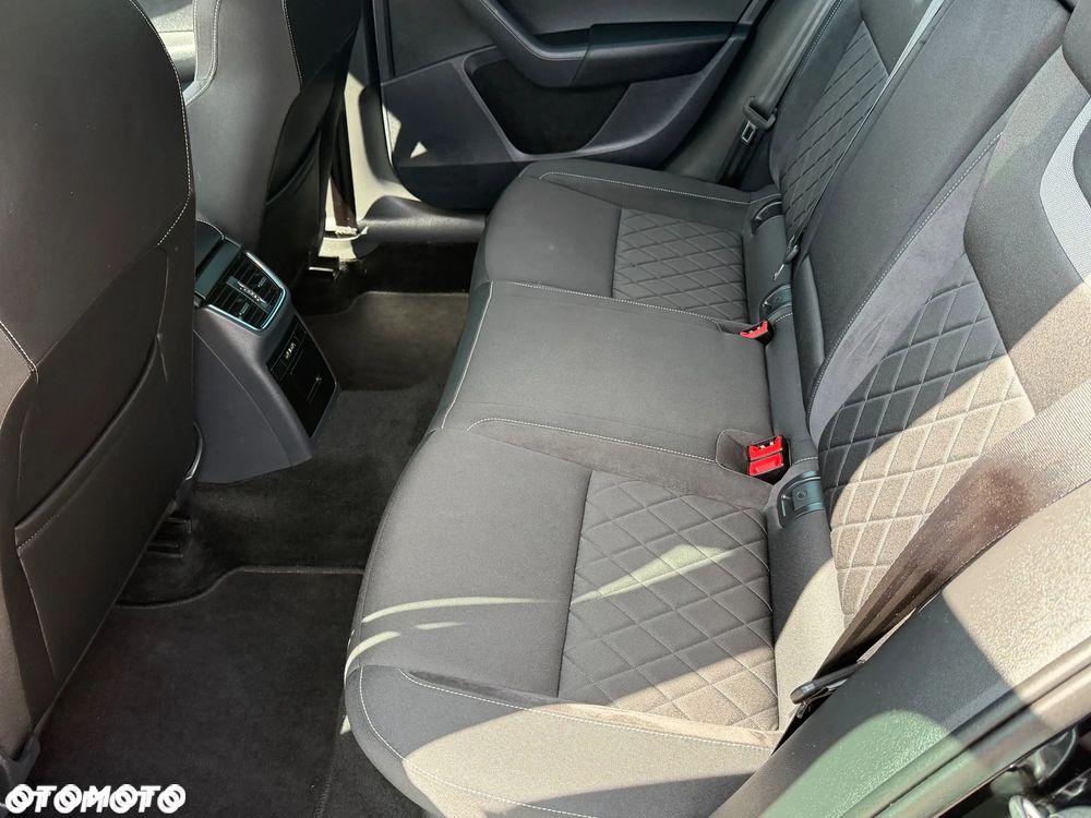 Skoda Octavia 2.0 TDI DSG RS - 18