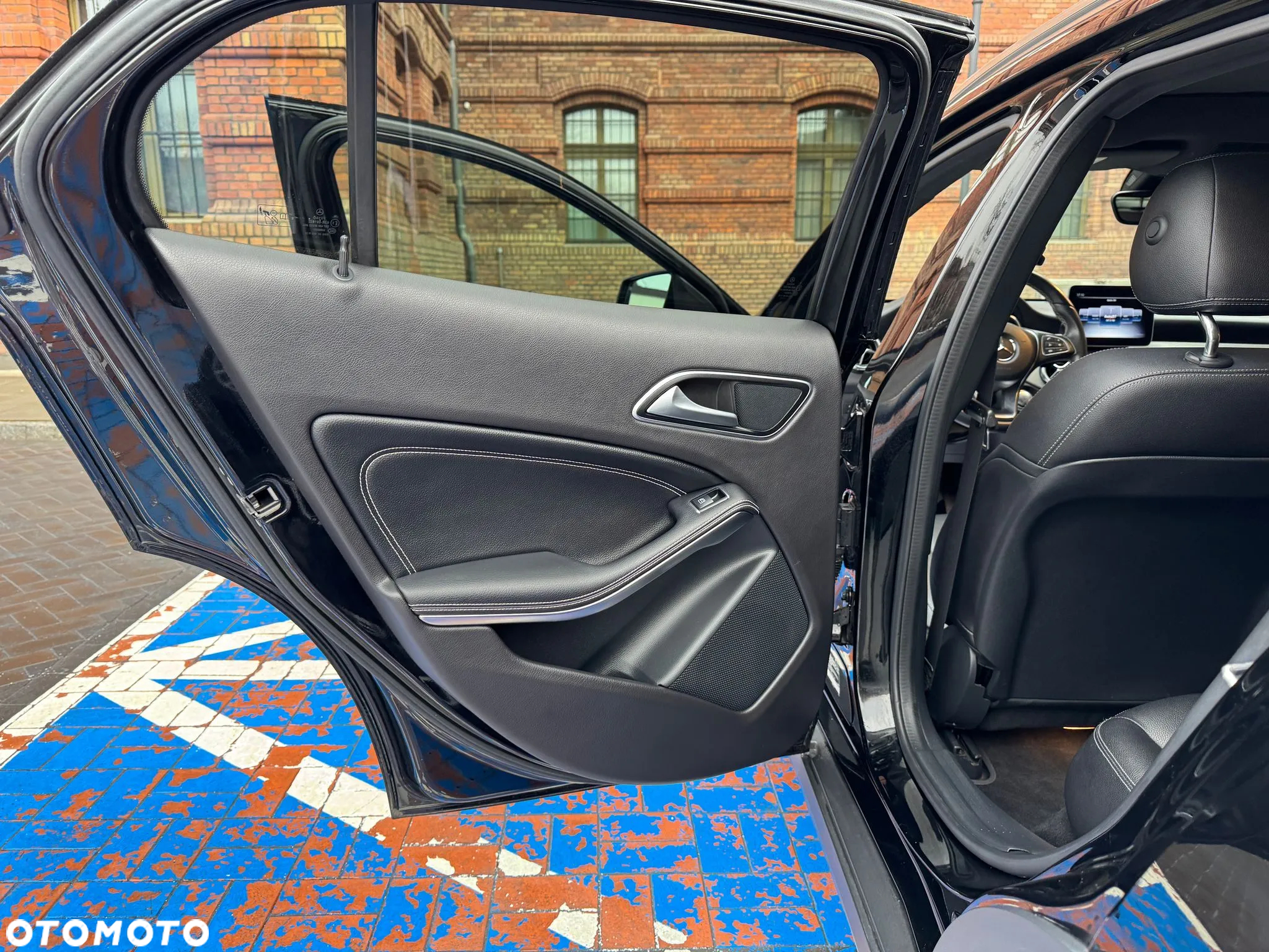 Mercedes-Benz GLA 250 7G-DCT Style - 15