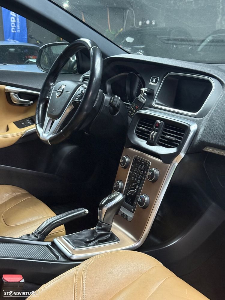 Volvo V40 D3 Geartronic Momentum - 15