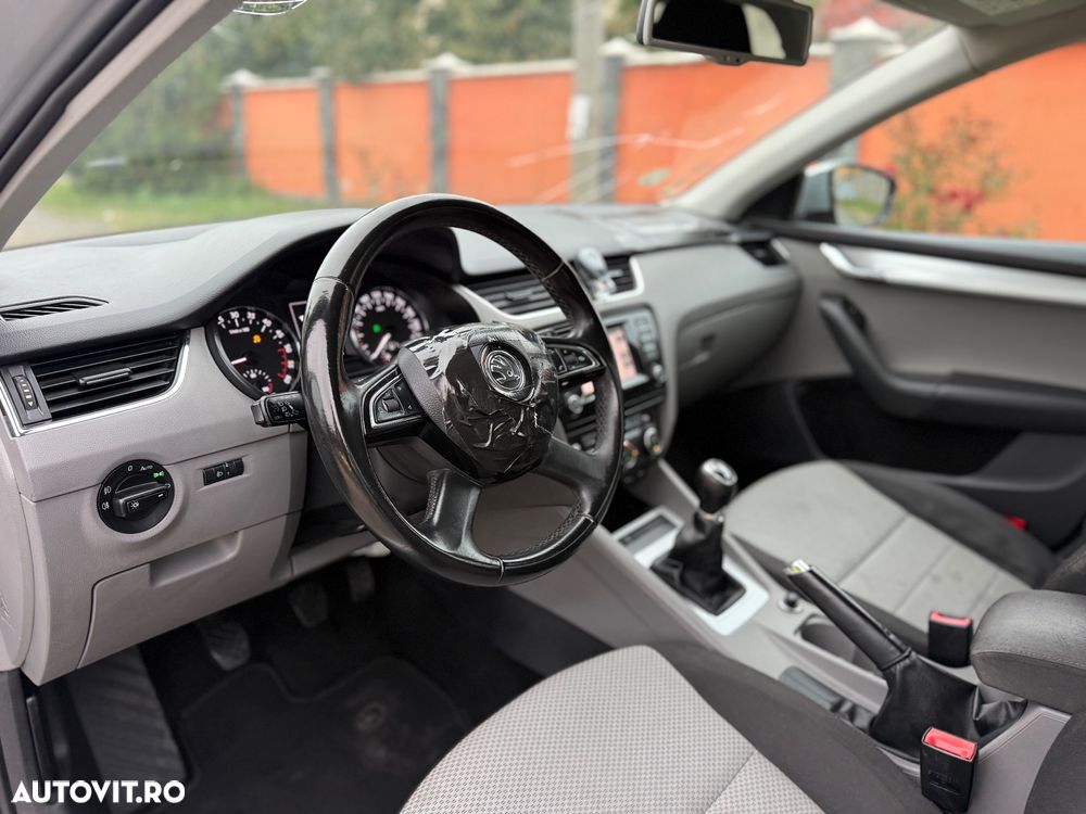Skoda Octavia 1.6 TDI ACTIVE - 6