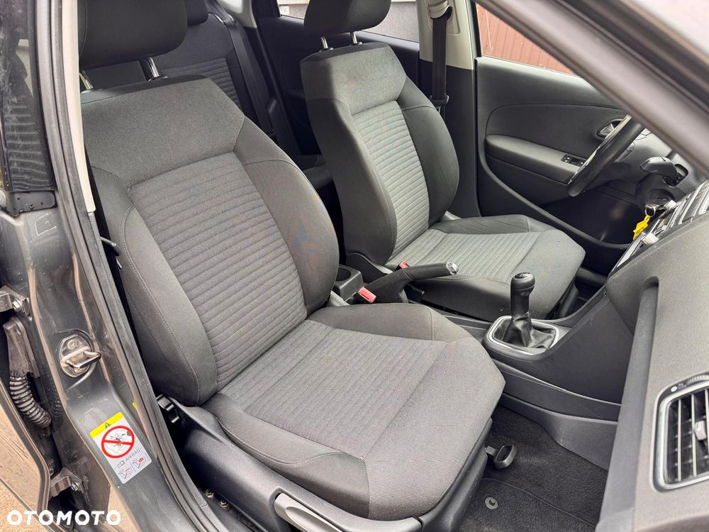 Volkswagen Polo 1.4 16V Comfortline - 9