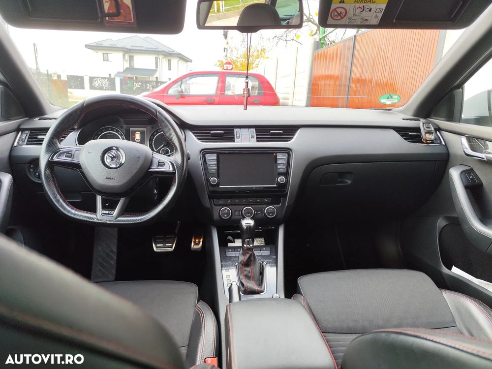 Skoda Octavia Combi 2.0 TDI (Green tec) DSG RS - 9