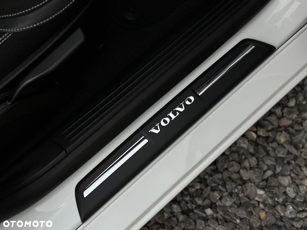 Volvo V40 D2 Momentum - 19