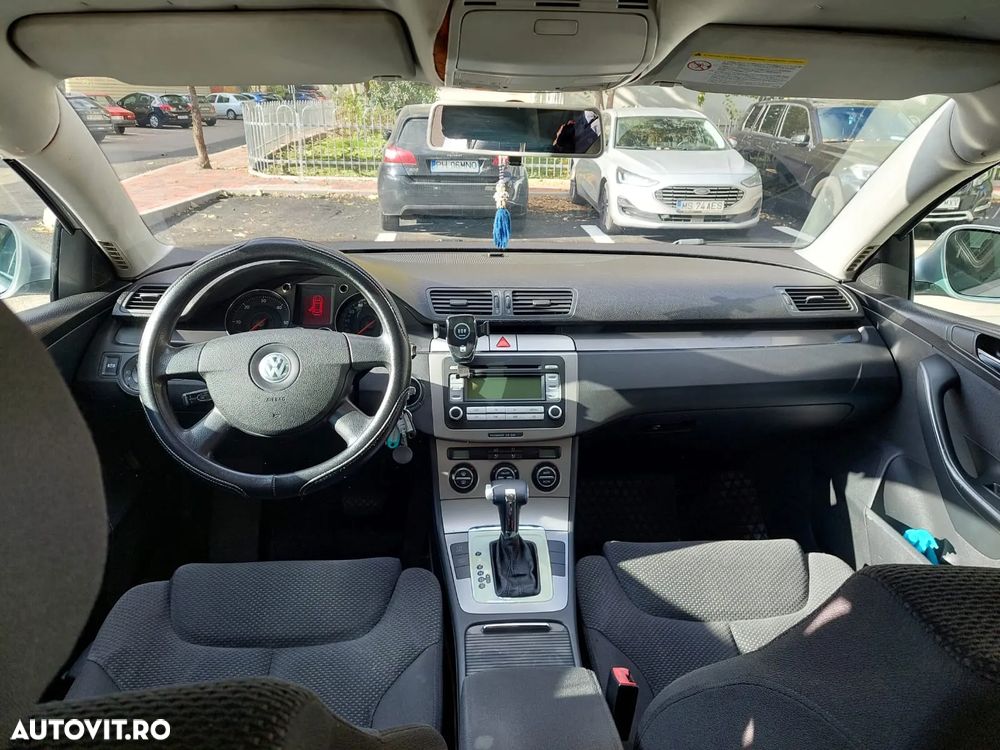Volkswagen Passat 2.0TDI Comfortline DPF DSG - 12