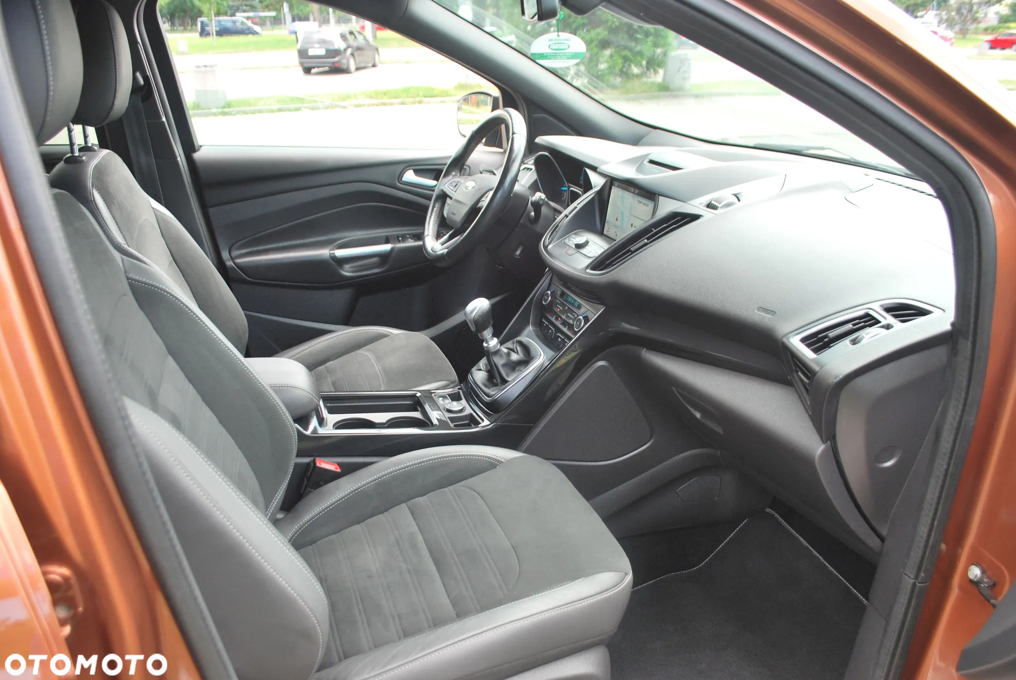 Ford Kuga - 10