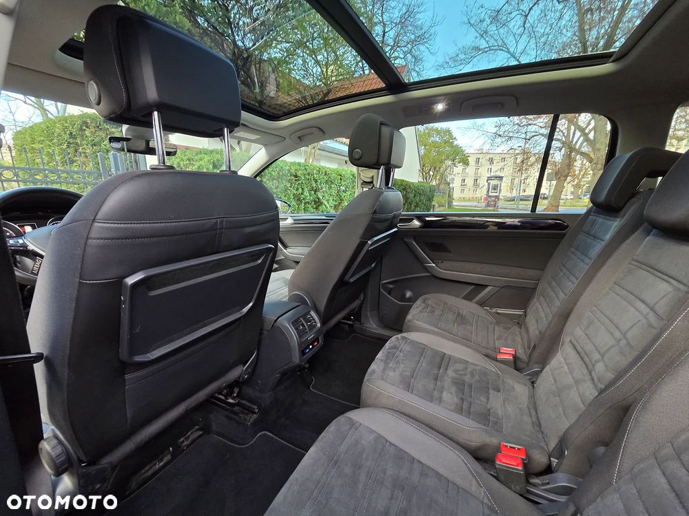 Volkswagen Touran - 23