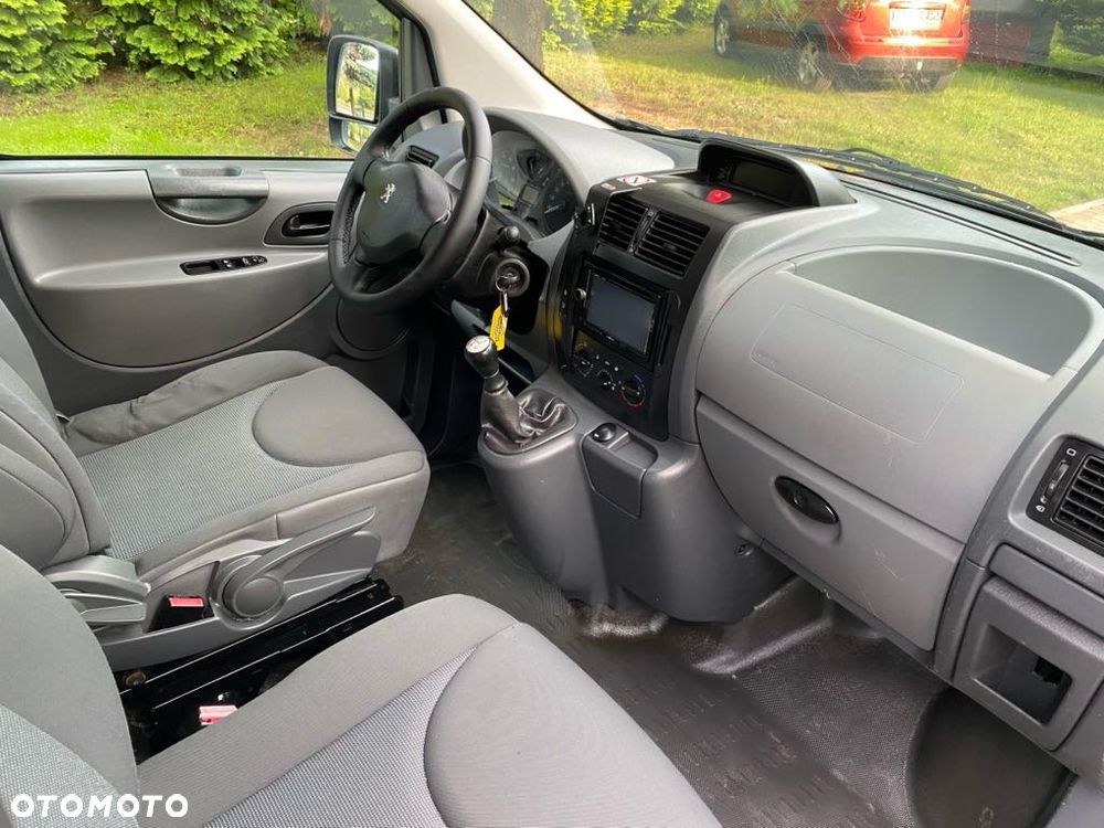 Peugeot Expert - 8