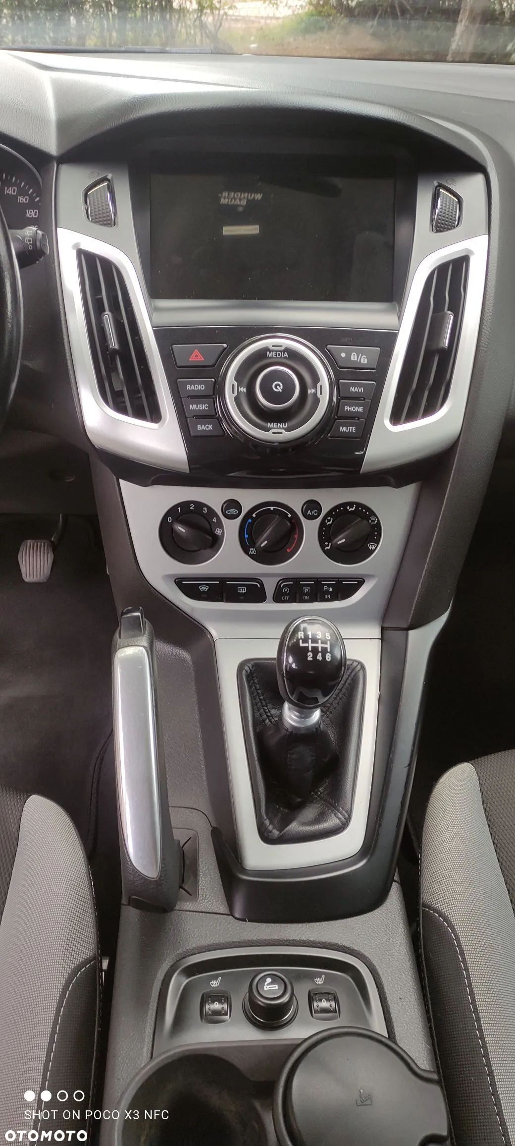 Ford Focus 1.6 EcoBoost Titanium - 23
