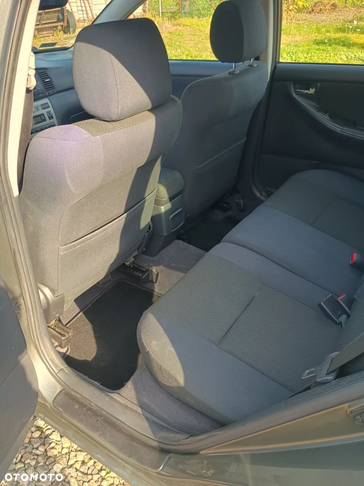 Toyota Corolla - 13