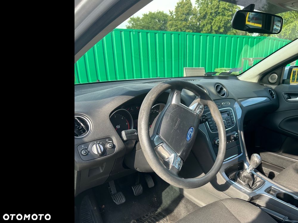 Ford Mondeo 2.0 TDCi Ambiente - 6