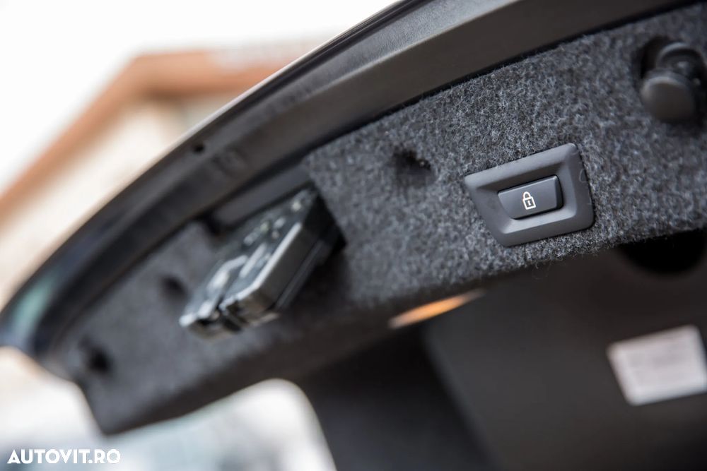 BMW Seria 5 525d xDrive - 13