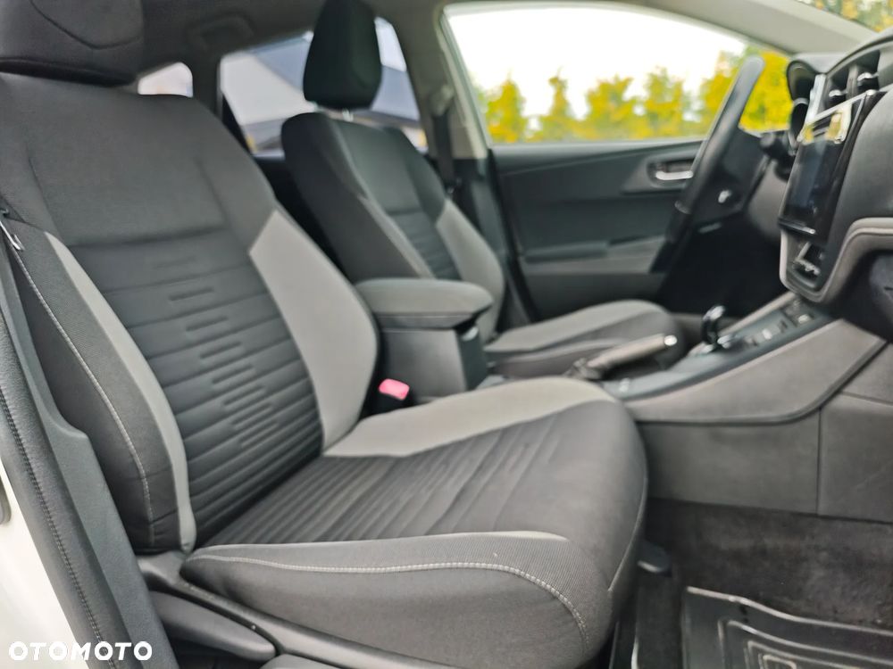 Toyota Auris 1.8 HSD Prestige NAVI - 19
