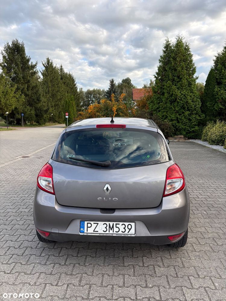 Renault Clio 1.2 16V 75 Expression - 5