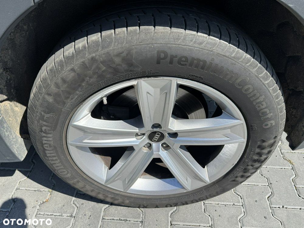 Audi Q8 55 TFSI quattro tiptronic - 25