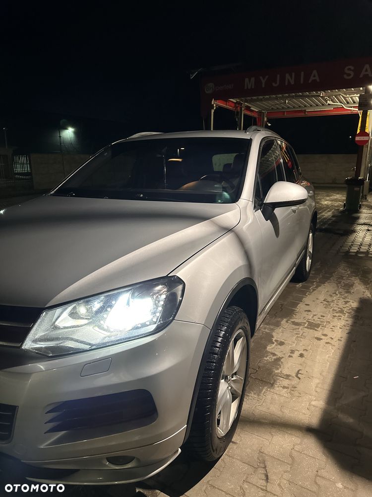 Volkswagen Touareg - 1