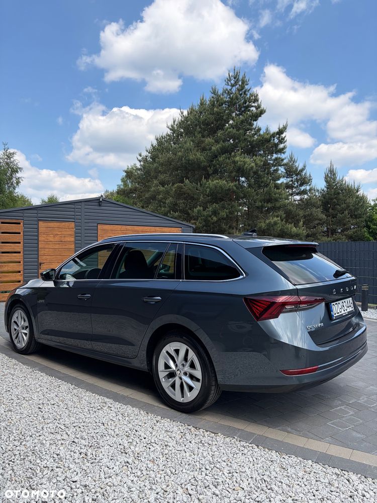 Skoda Octavia 2.0 TDI SCR Clever DSG - 5