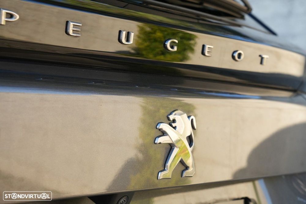 Peugeot 2008 1.2 PureTech Allure Pack - 37