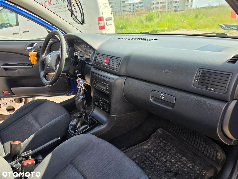 Skoda Octavia 1.6 Tour Classic - 12
