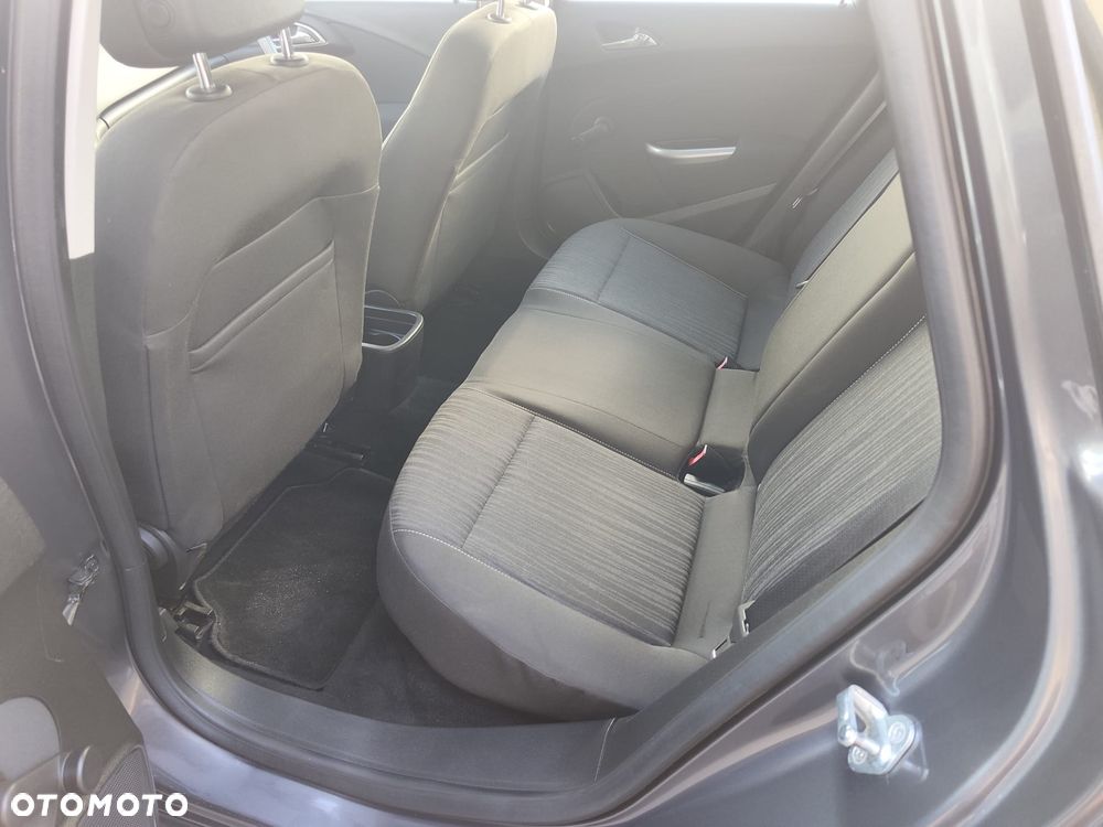 Opel Astra - 16