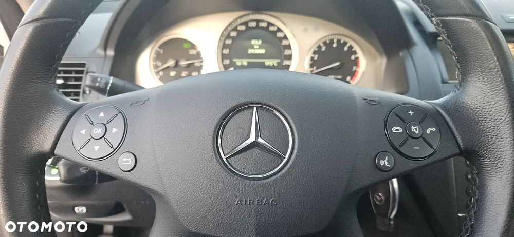 Mercedes-Benz Klasa C - 30