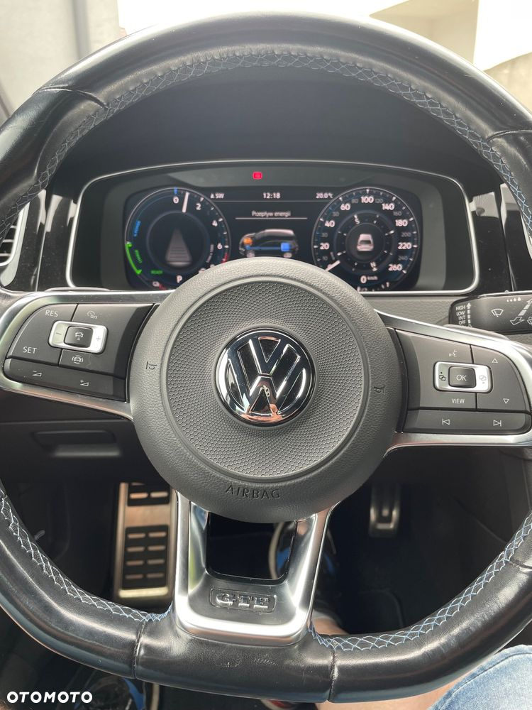 Volkswagen Golf - 25