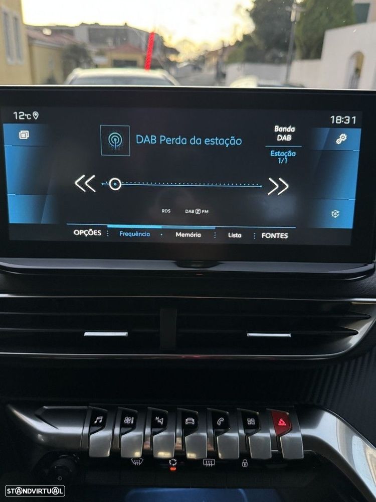 Peugeot 3008 1.2 PureTech Allure EAT8 - 19