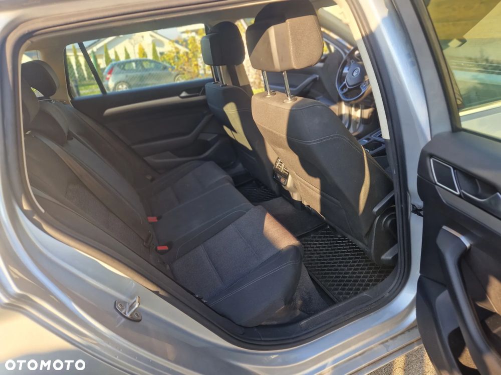 Volkswagen Passat 2.0 TDI DSG (BlueMotion Technology) Comfortline - 8