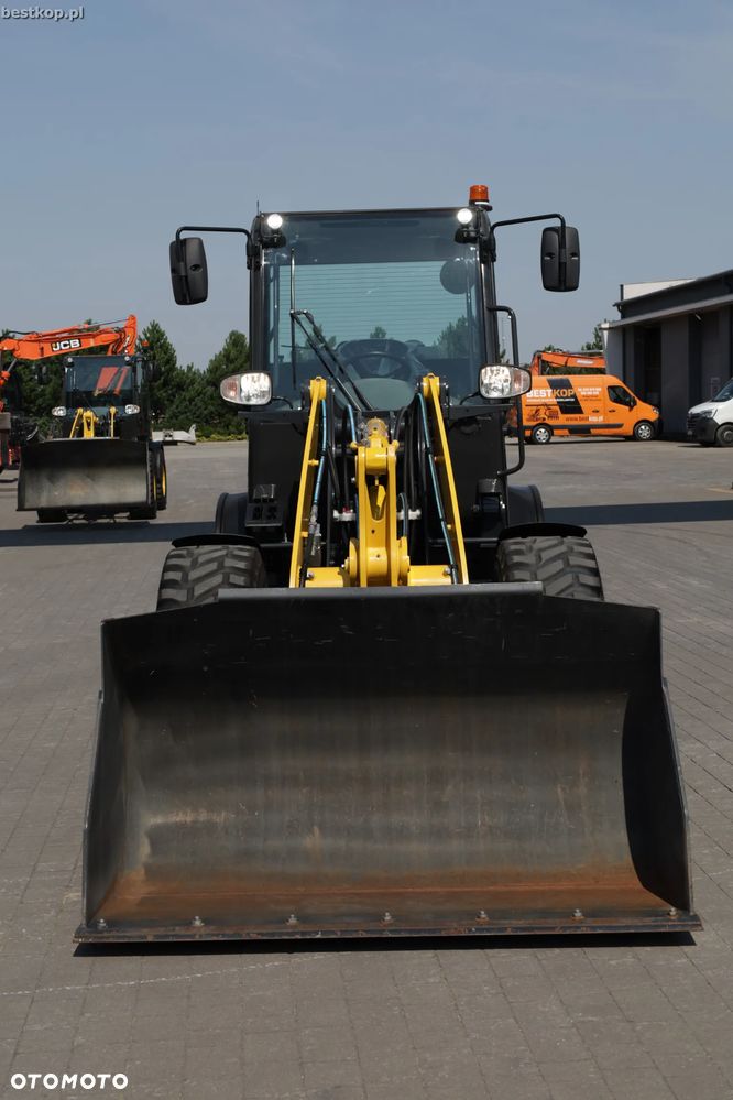 Komatsu WA70M-8 - 18