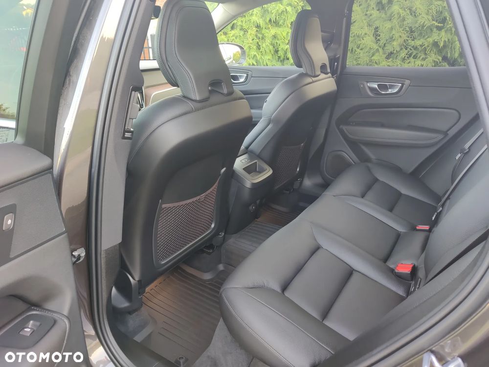 Volvo XC 60 B5 B AWD Geartronic Momentum Pro - 14
