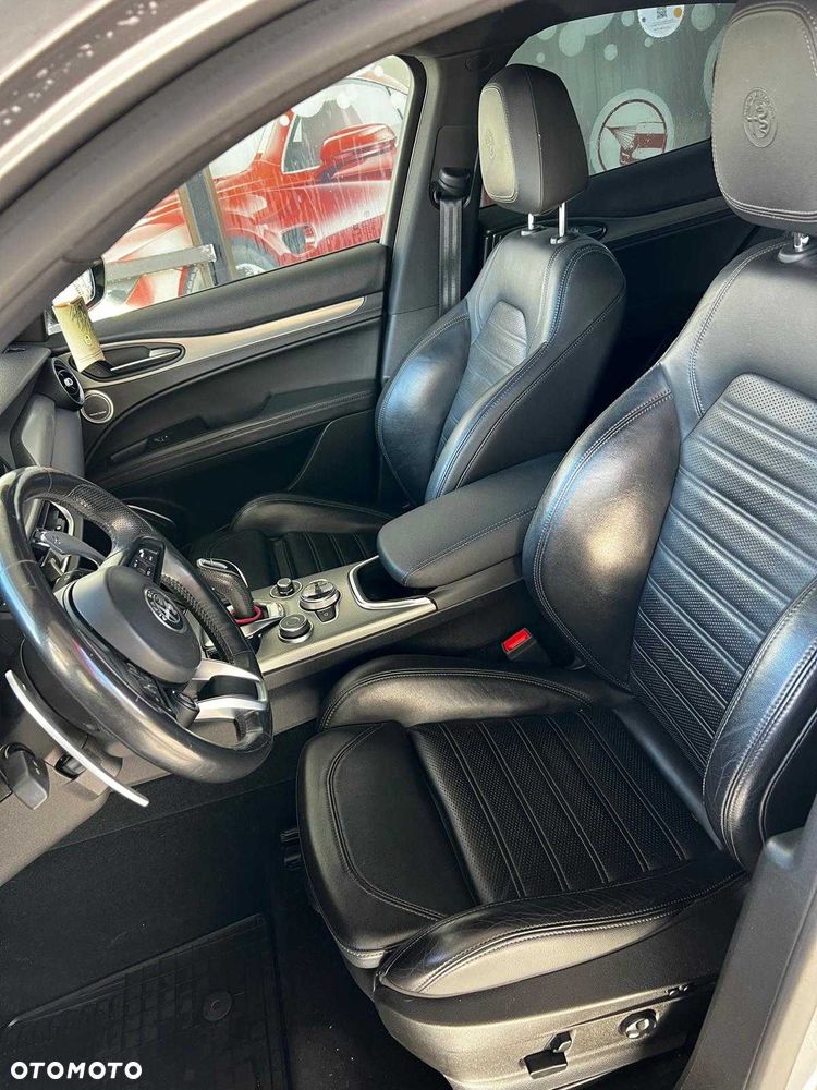 Alfa Romeo Stelvio - 4