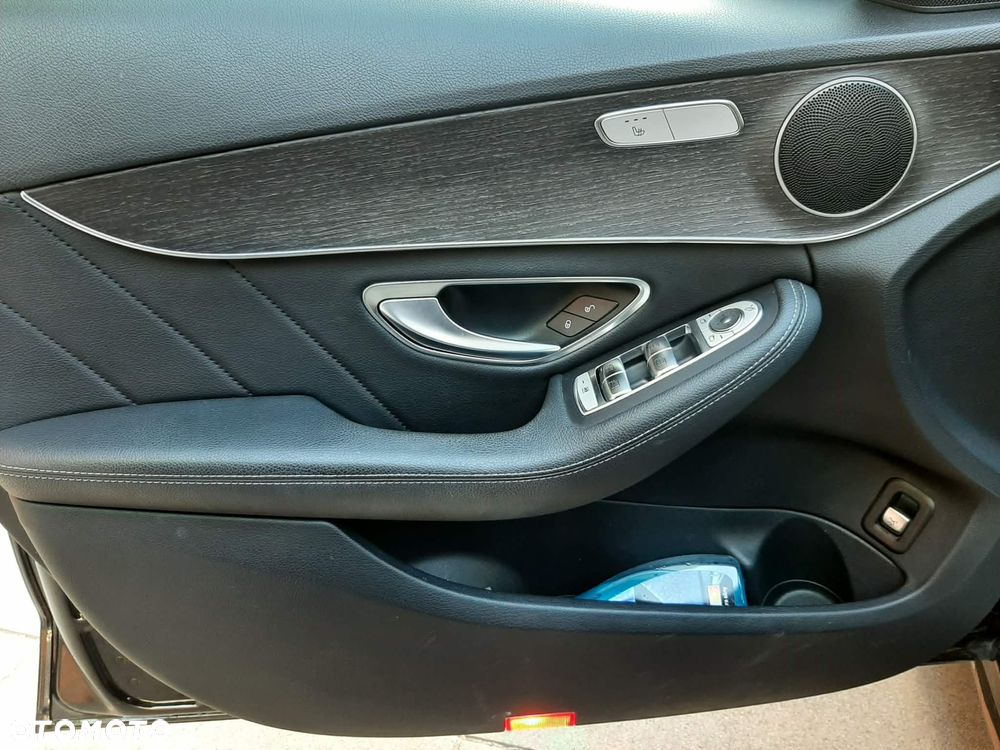 Mercedes-Benz Klasa C 300 9G-TRONIC - 12