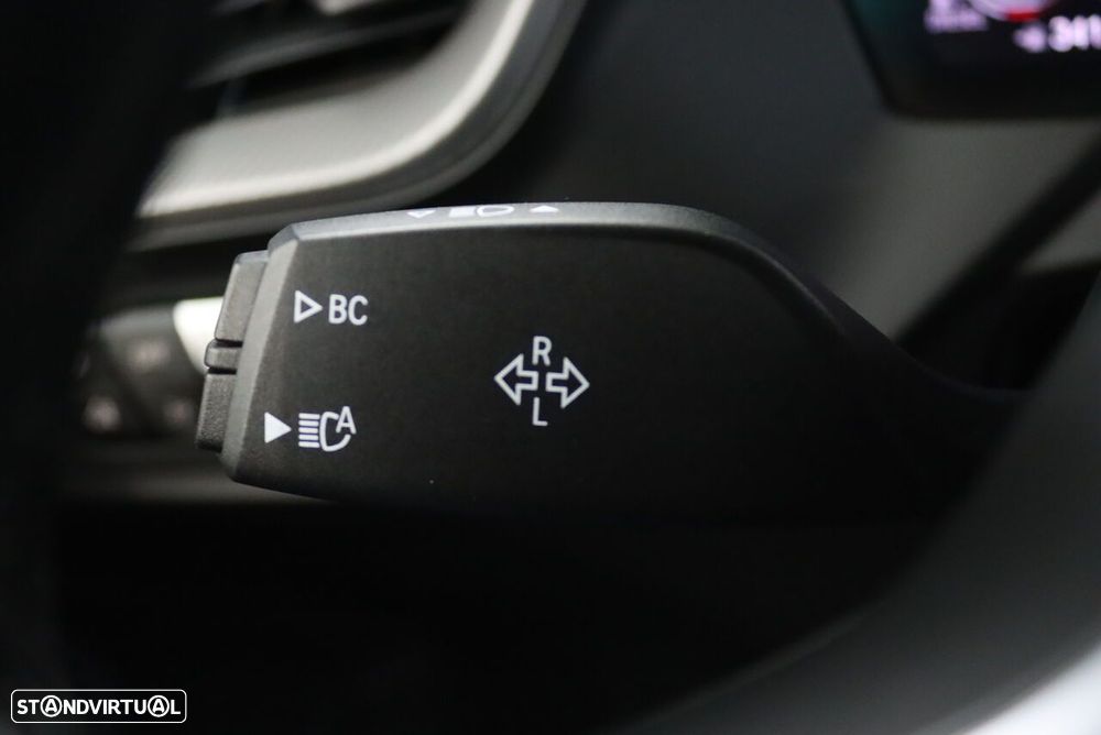 BMW 116 d Pack Desportivo M Auto - 16