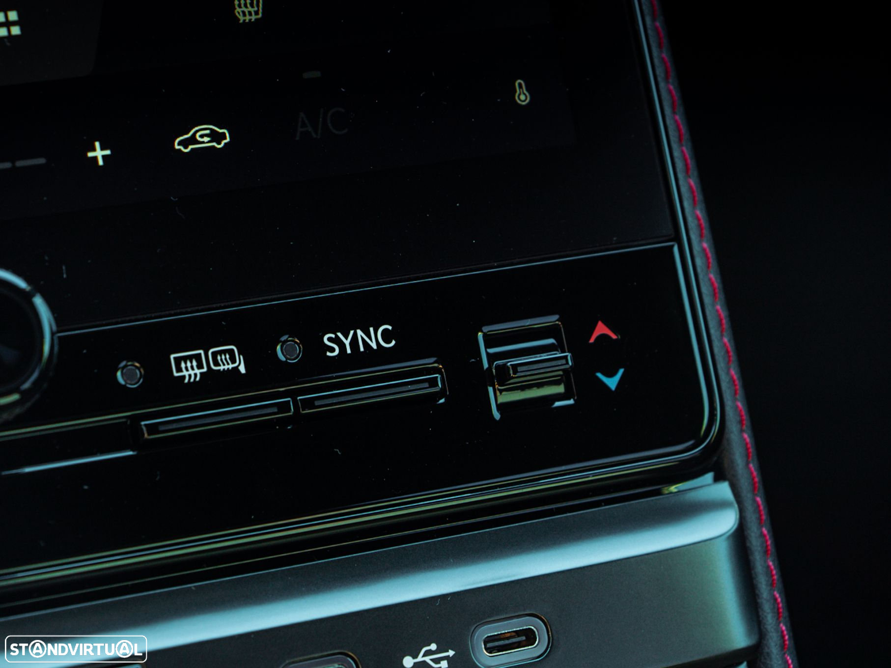 Lexus LBX - 30