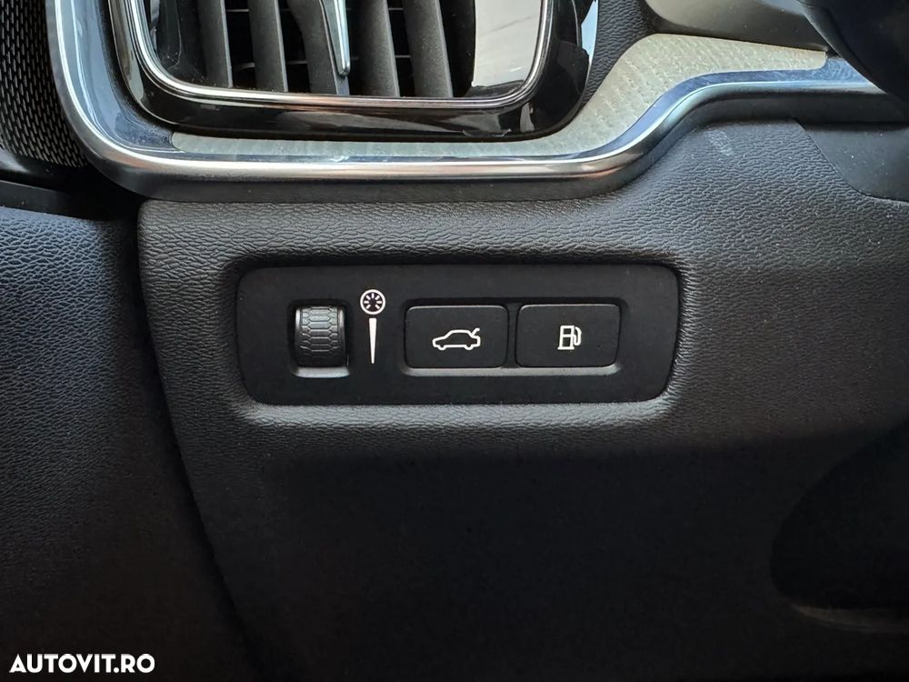 Volvo V60 T6 AWD Recharge Geartronic Inscription - 38