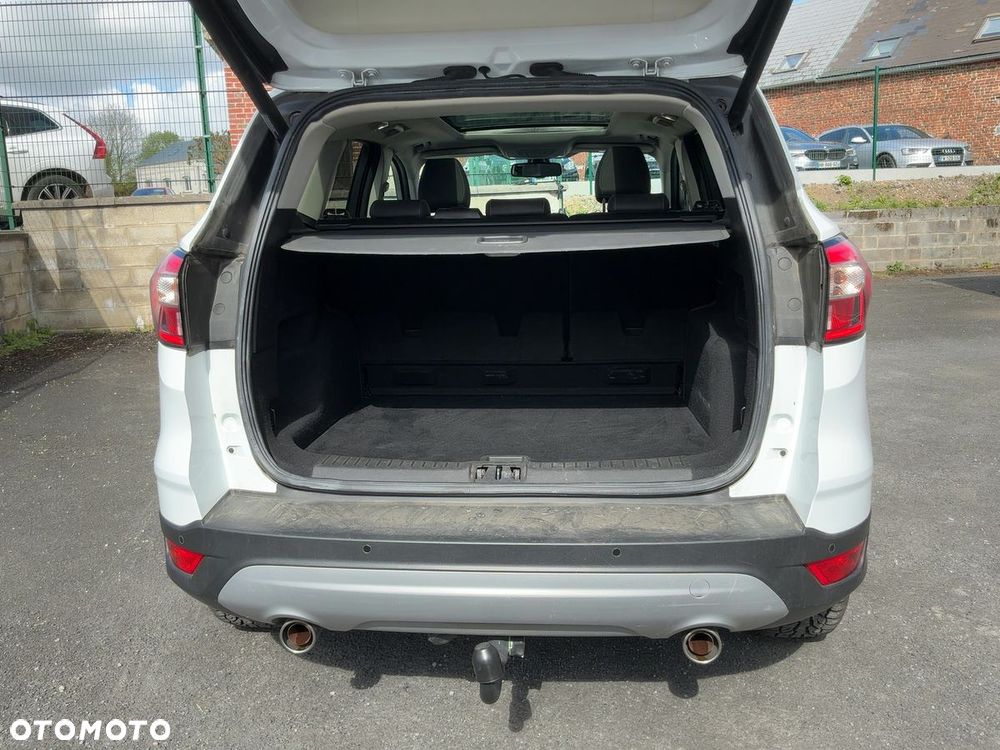 Ford Kuga 1.5 EcoBoost 2x4 Titanium - 18