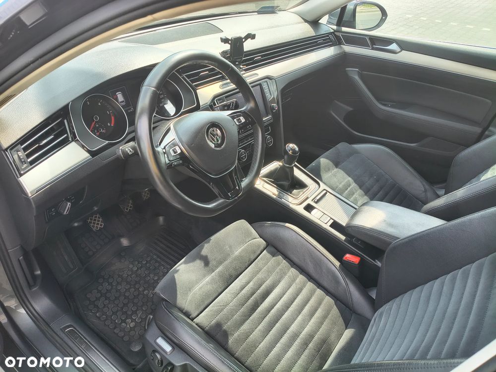 Volkswagen Passat 2.0 TDI BMT Highline - 11