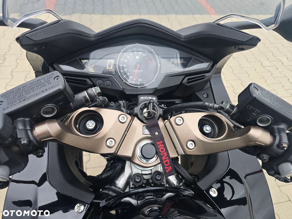 Honda VFR - 22