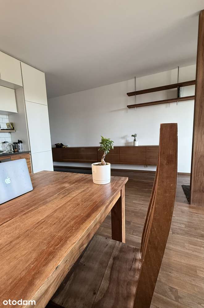 Przestronne 60.5 m² z balkonem, klimatyzacją i garderobą