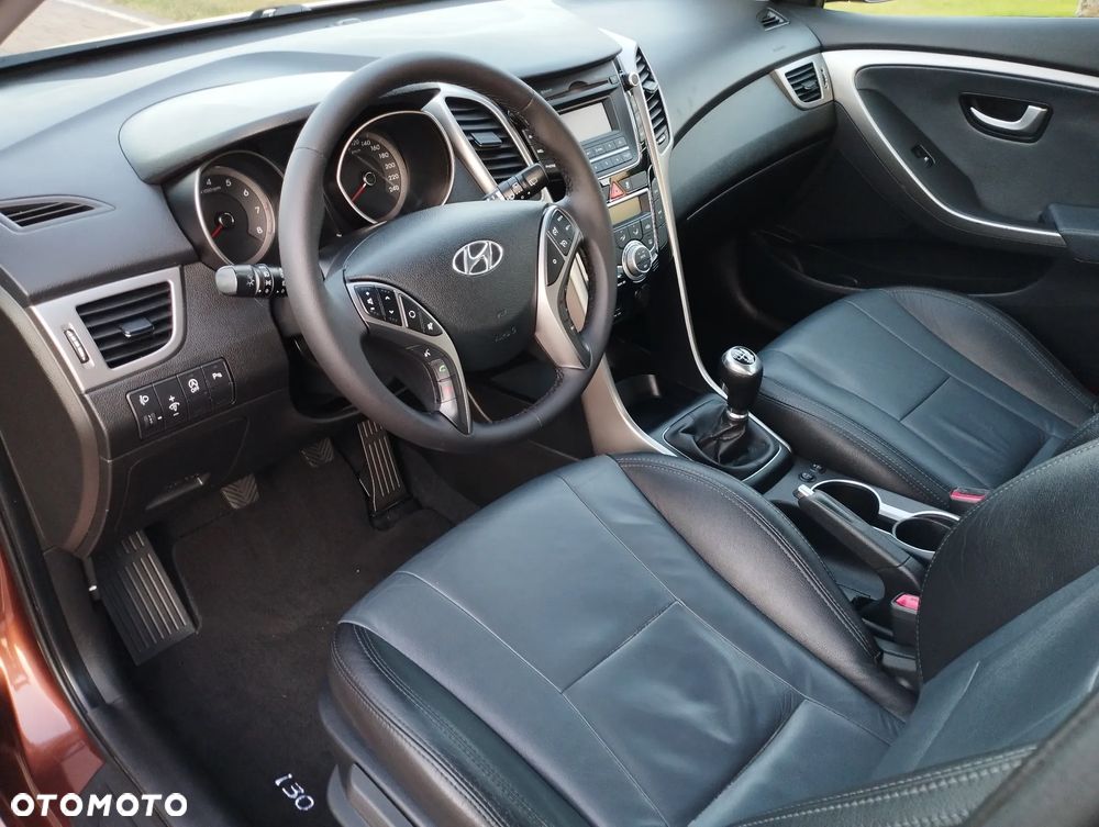 Hyundai i30 1.6 GDI Premium - 12
