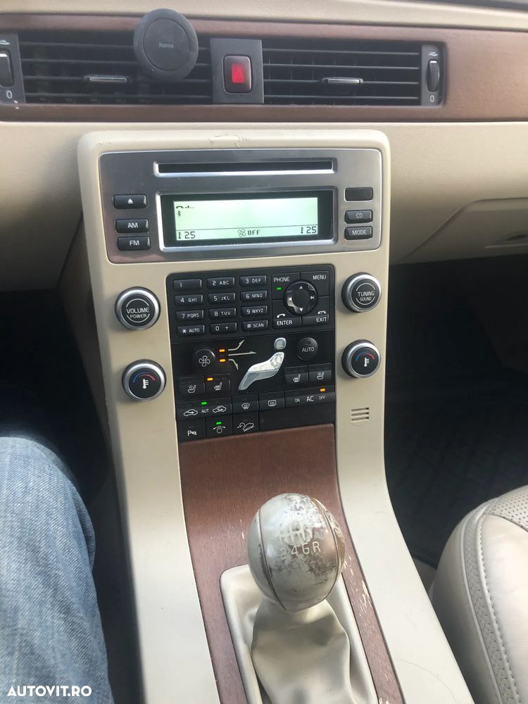 Volvo XC 70 D5 AWD Summum - 8