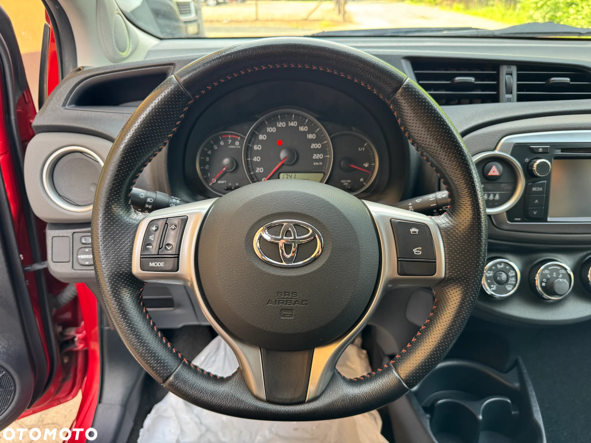 Toyota Yaris 1.33 Business Edition - 12