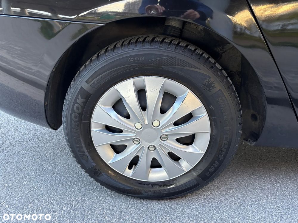 Kia Carens 1.6 Tour - 27