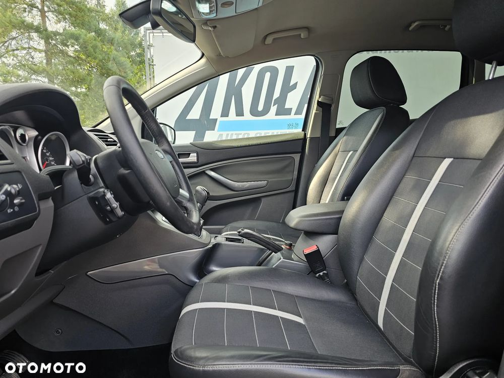 Ford Kuga 2.0 TDCi 4x4 Titanium - 14