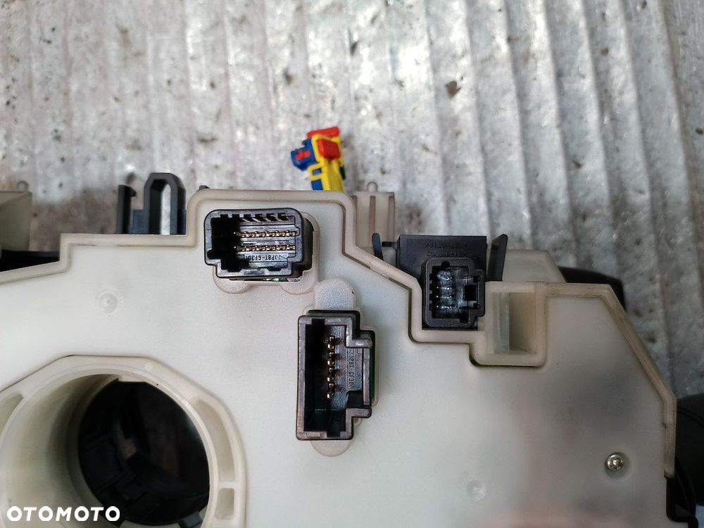 PRZEŁĄCZNIK ZESPOLONY MEGANE III 255670016R 1.5 dci - 4