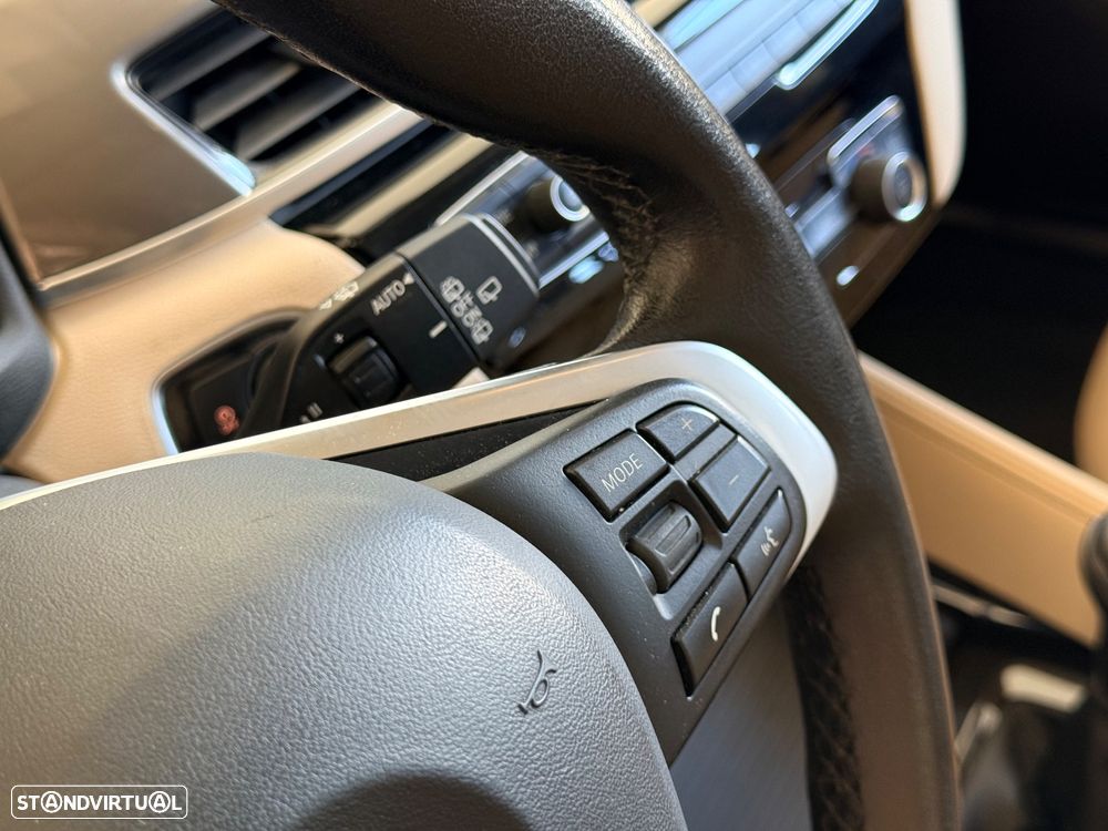 BMW X1 16 d sDrive Line xLine - 21