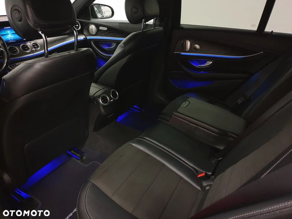 Mercedes-Benz Klasa E 300 de 4Matic 9G-TRONIC AMG Line - 27